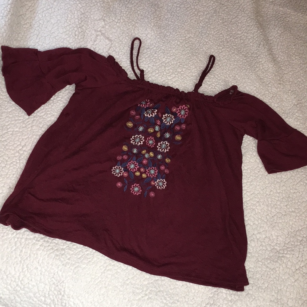🌸Cute OTS Top! - Picture 1 of 4
